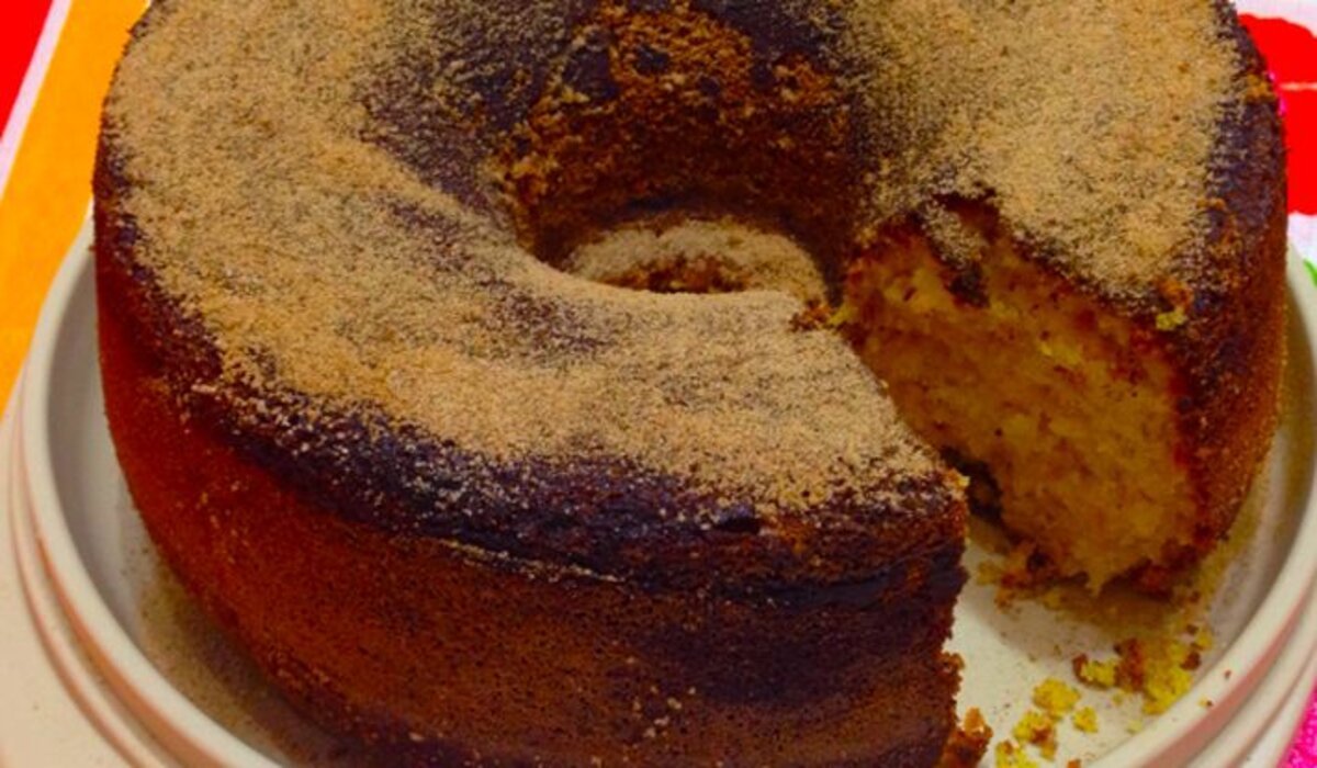 Bolo de fubá com coco queimado