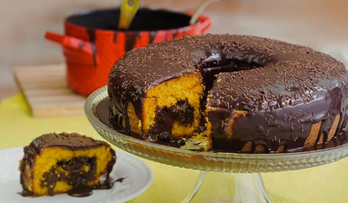 Bolo de Cenoura Recheado