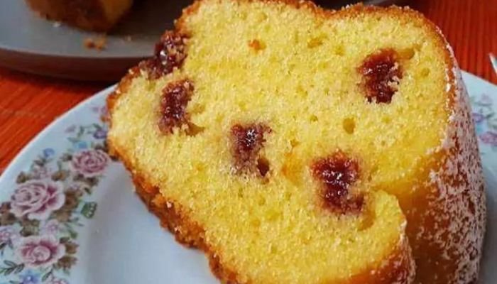 Bolo de Fubá com Goiabada